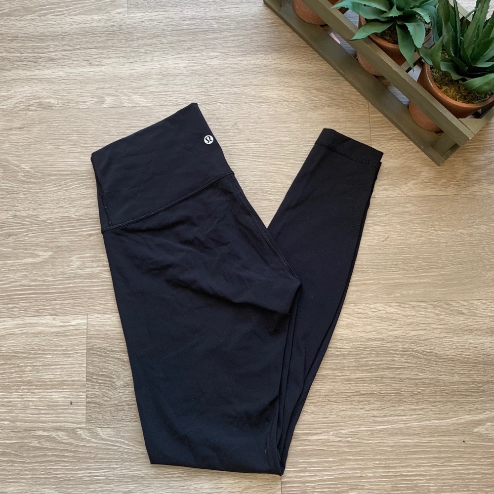 EXCELLENT CONDITION LULULEMON HR lux WUNDER UNDER